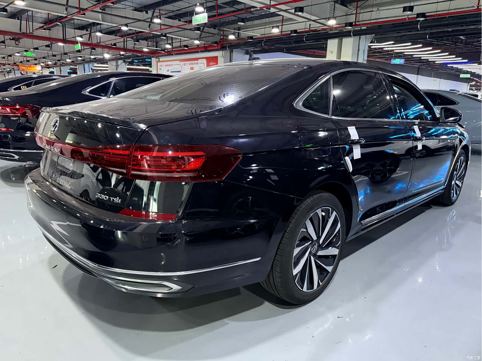 Volkswagen Passat, 2023 14