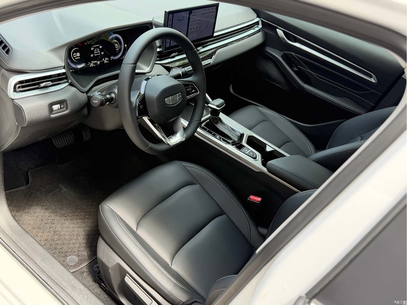 Geely Emgrand, 2025 7