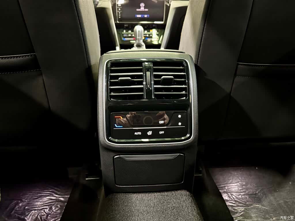 Volkswagen CC, 2024 23