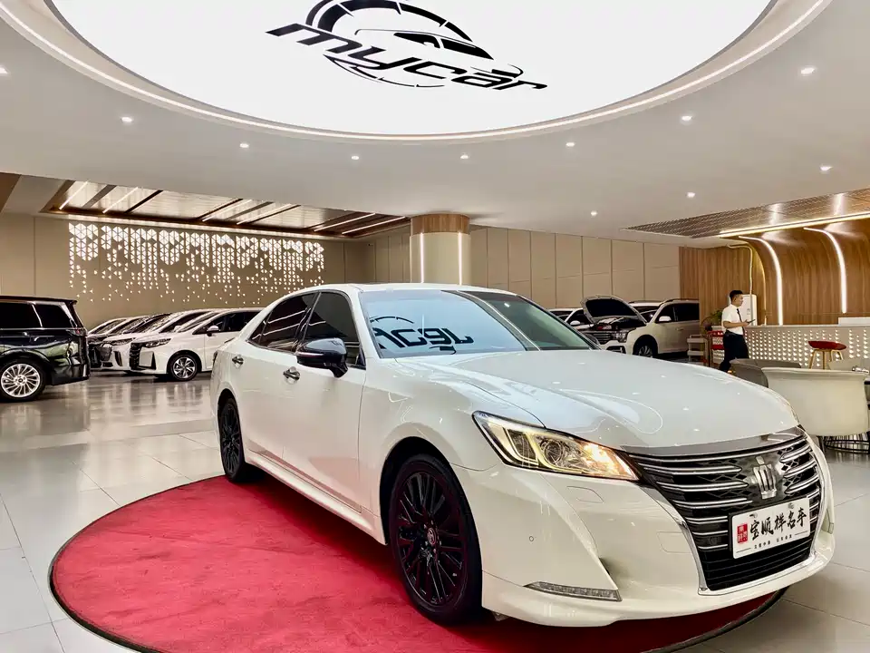 Toyota crown