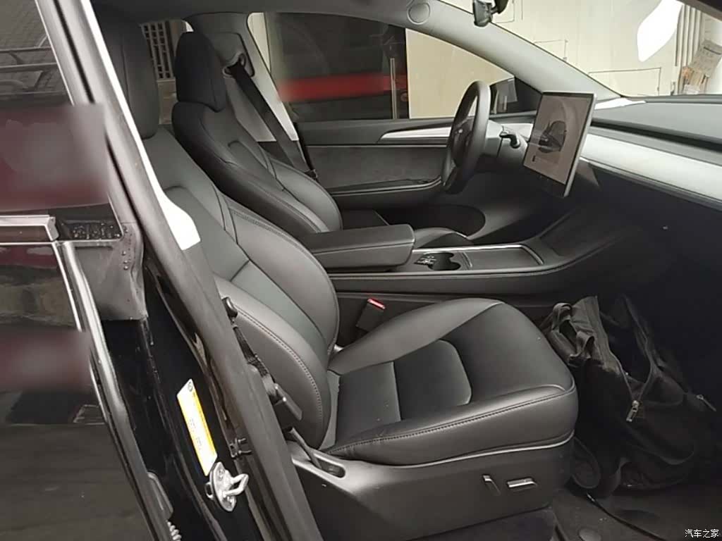Tesla Model Y, 2024 24