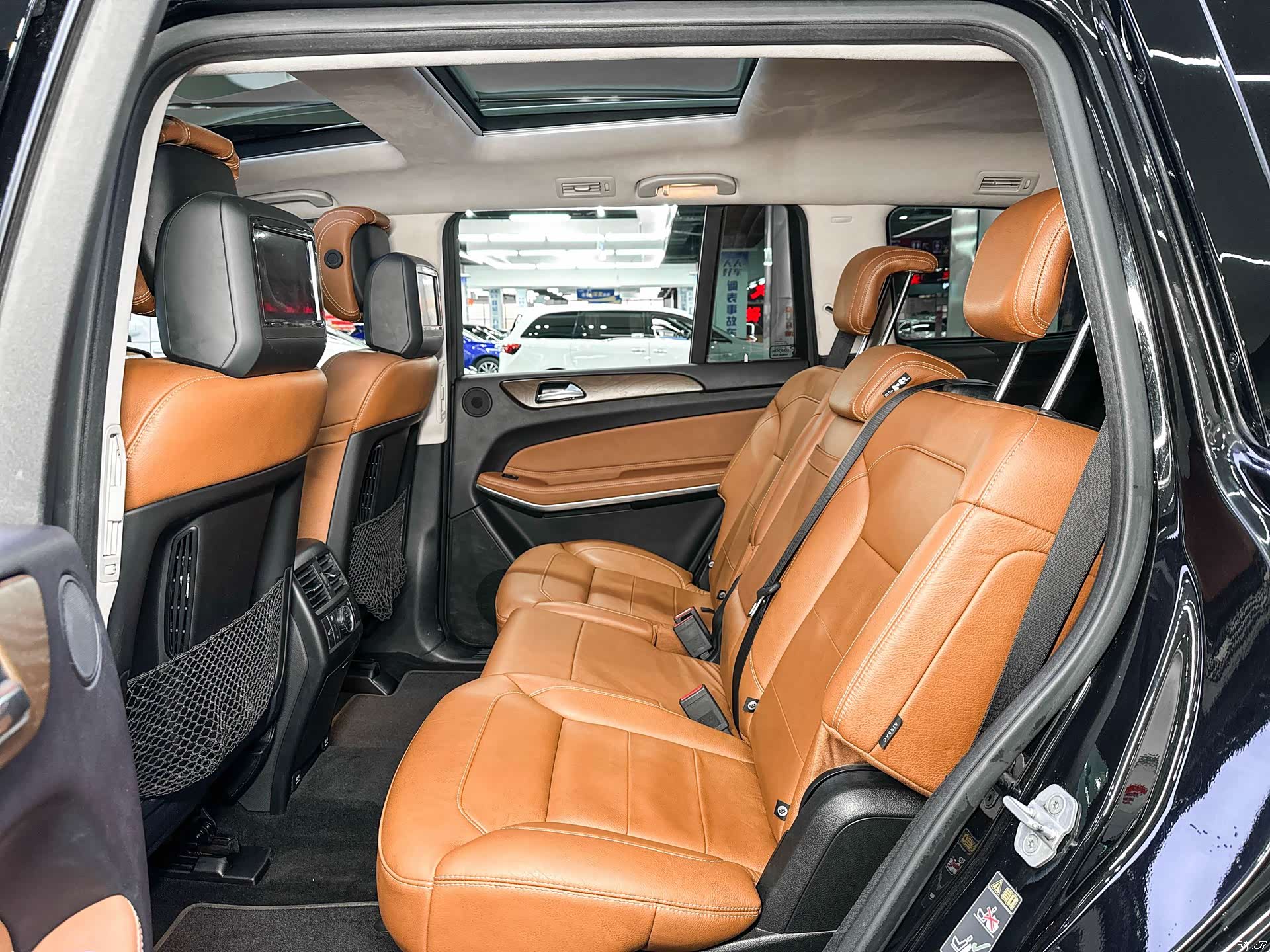 Mercedes-Benz GLS, 2016 15