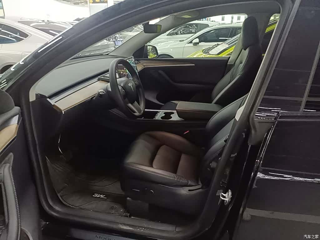 Tesla Model Y, 2022 11