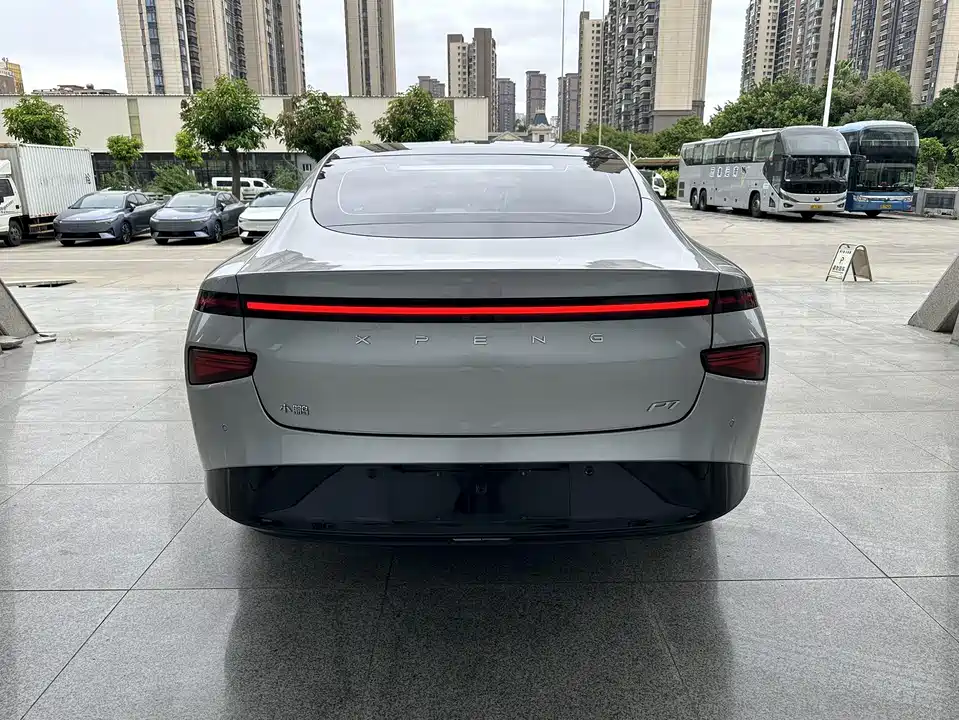 XPENG P7