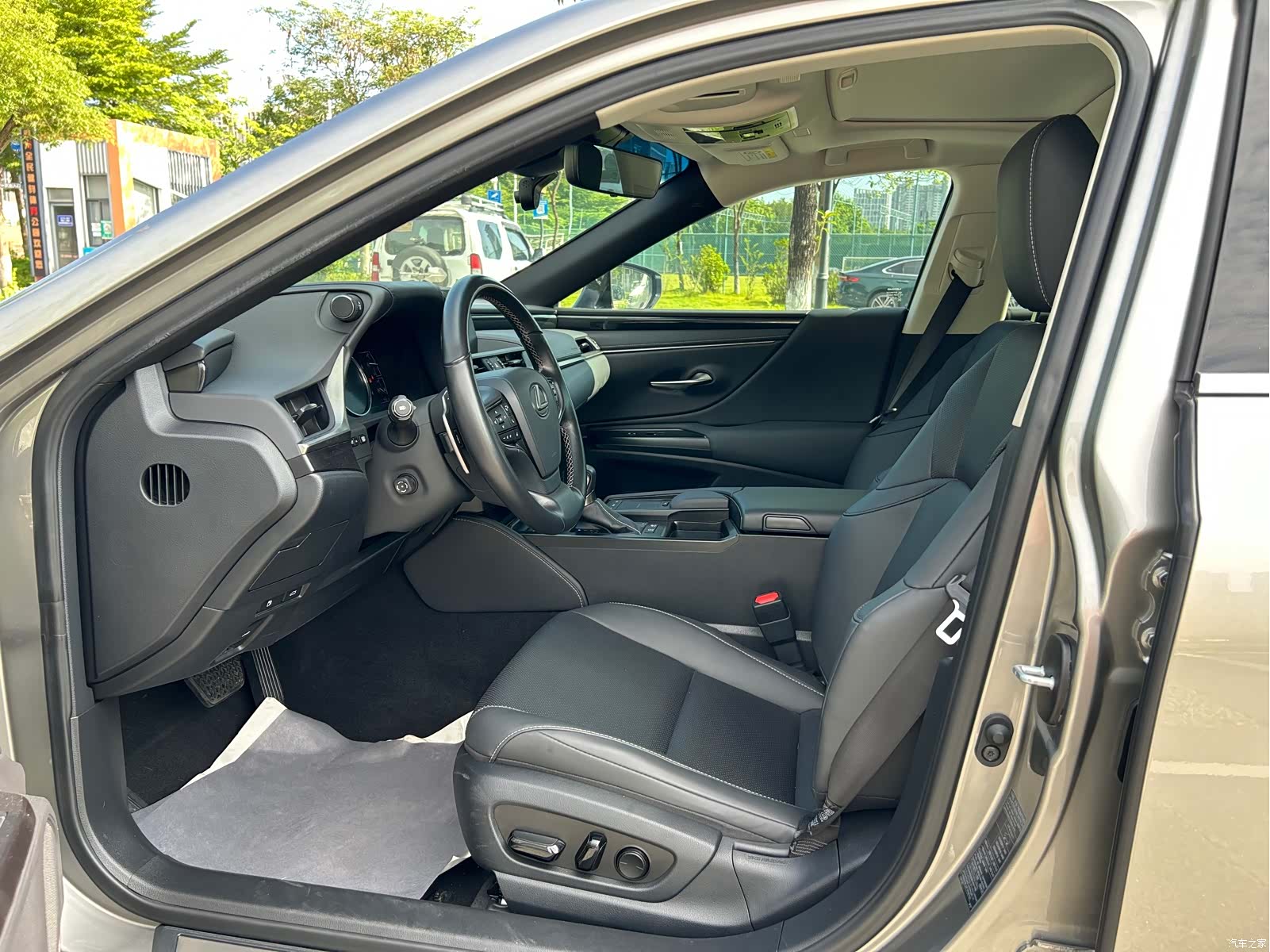 Lexus ES, 2021 26