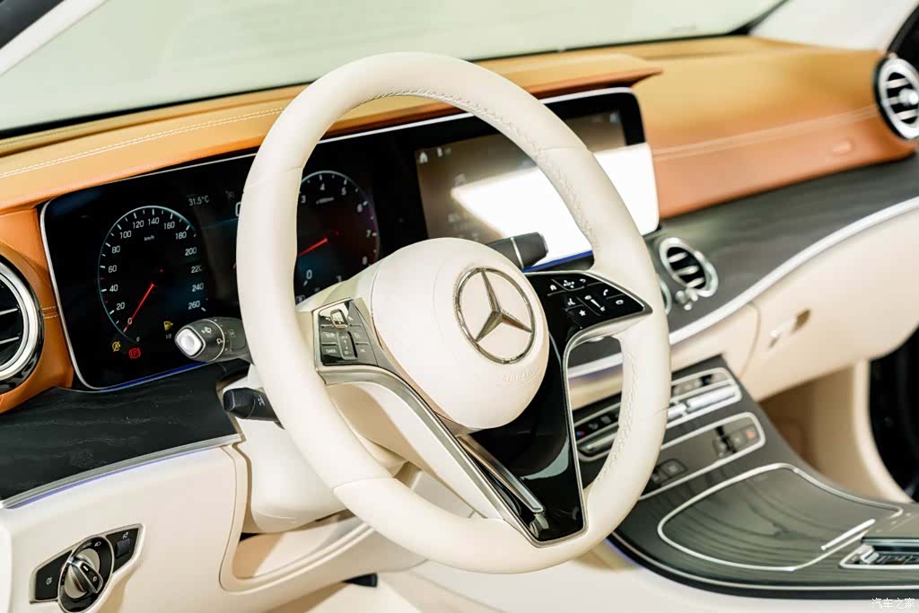 Mercedes-Benz E-Class, 2023 11