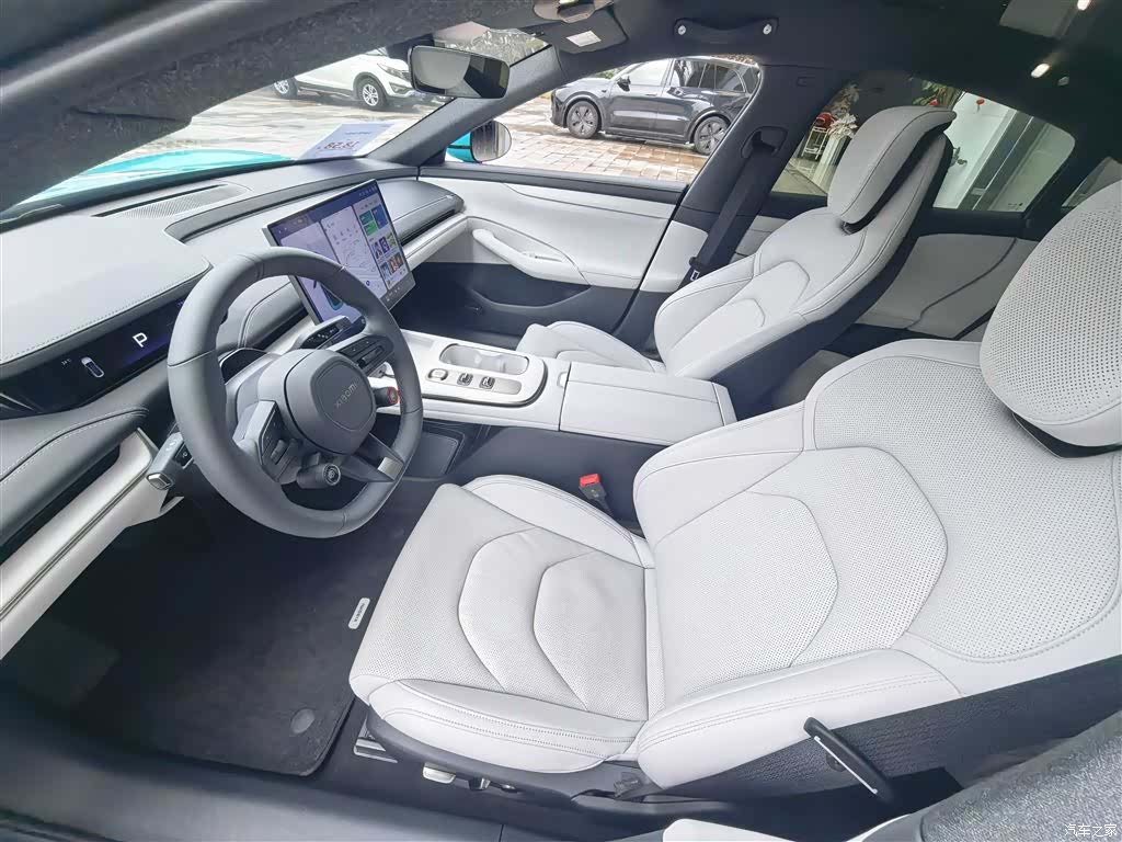 Xiaomi SU7, 2024 4