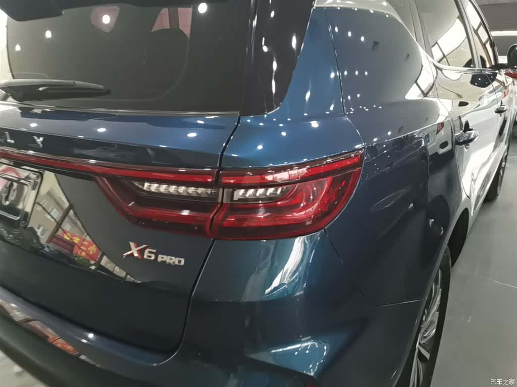 Geely X6, 2022 8