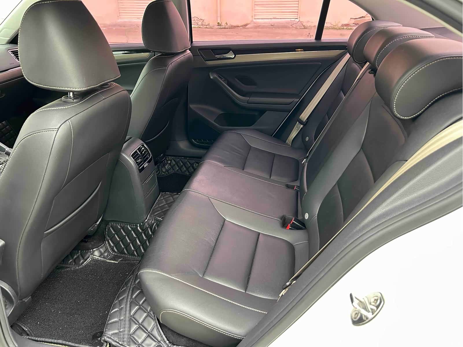 Volkswagen Sagitar, 2016 6