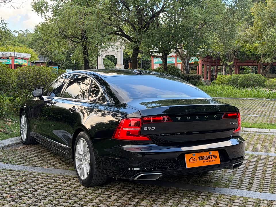 Volvo S90