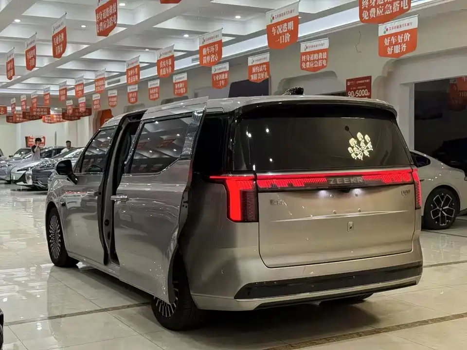 Zeekr 009