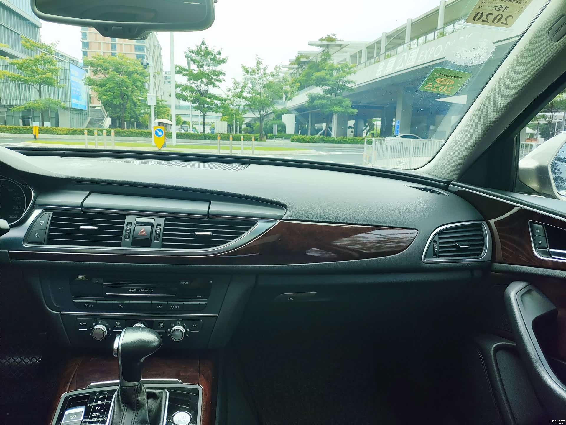 Audi A6L, 2014 13