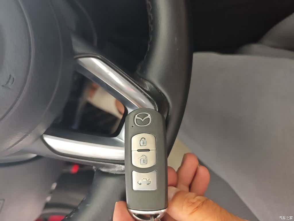 Mazda Mazda3, 2017 9