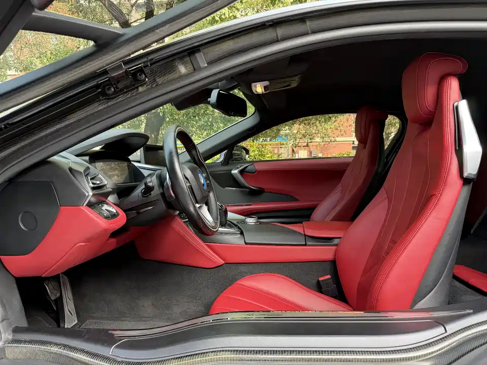 BMW i8