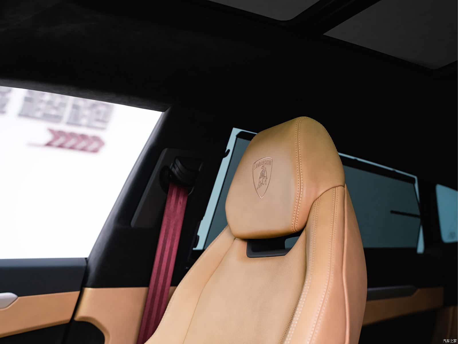 Lamborghini Urus, 2023 8