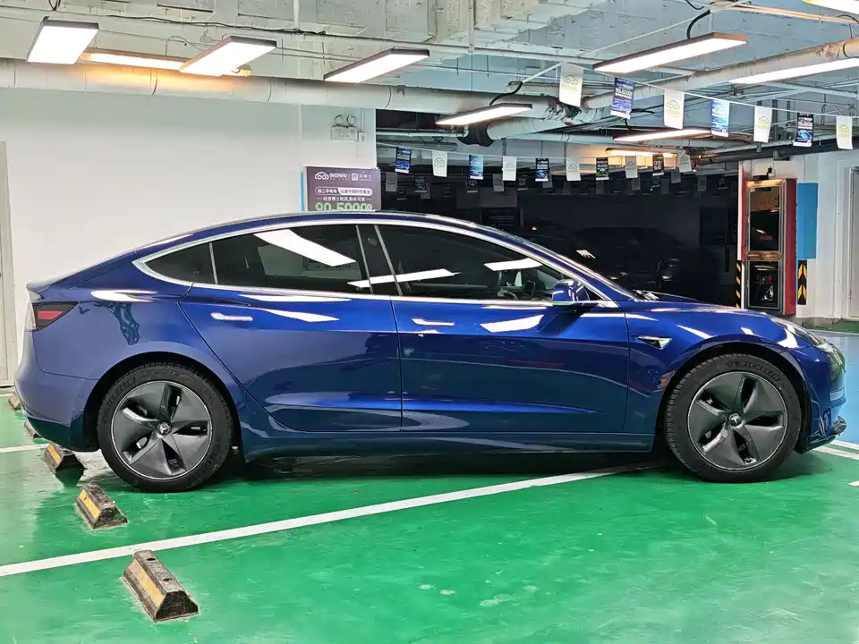 Tesla Model 3 Tesla Model 3