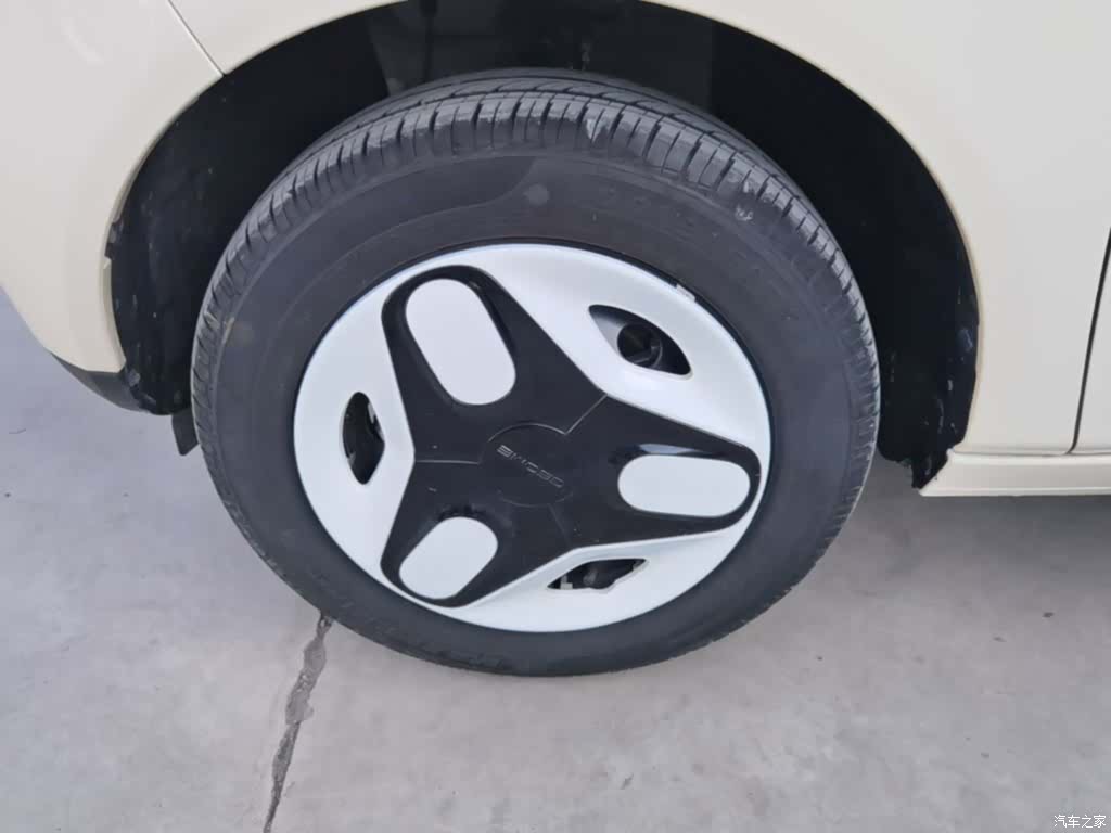 Geely Panda, 2025 23