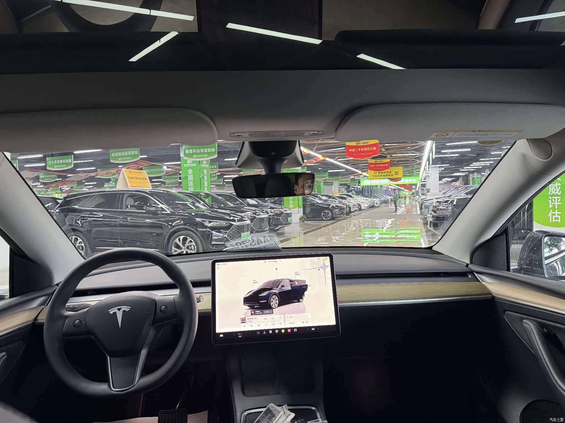 Tesla Model Y, 2022 все фото