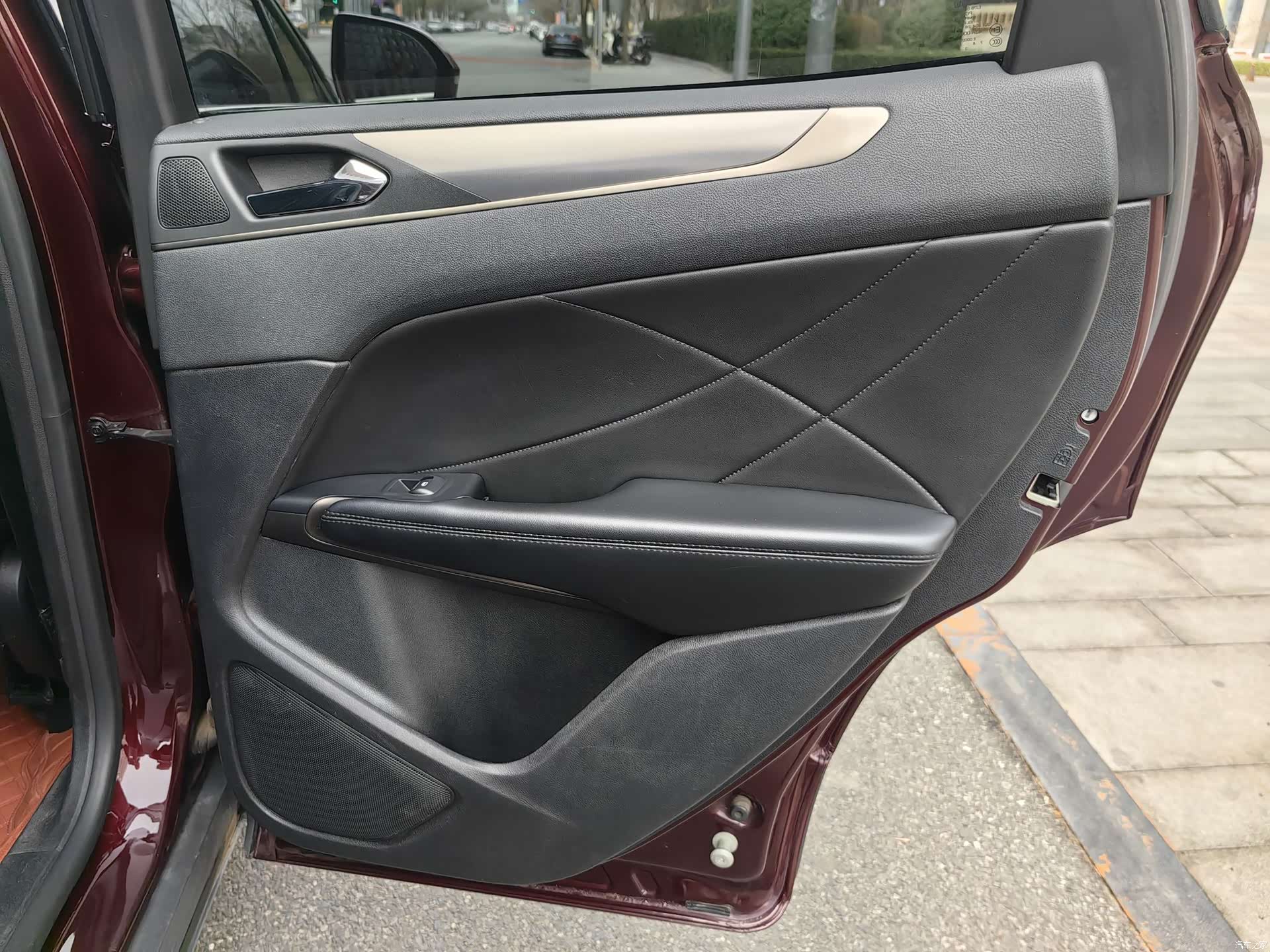 Lincoln MKC, 2018 12