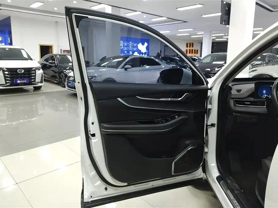 Exeed Chasing the wind