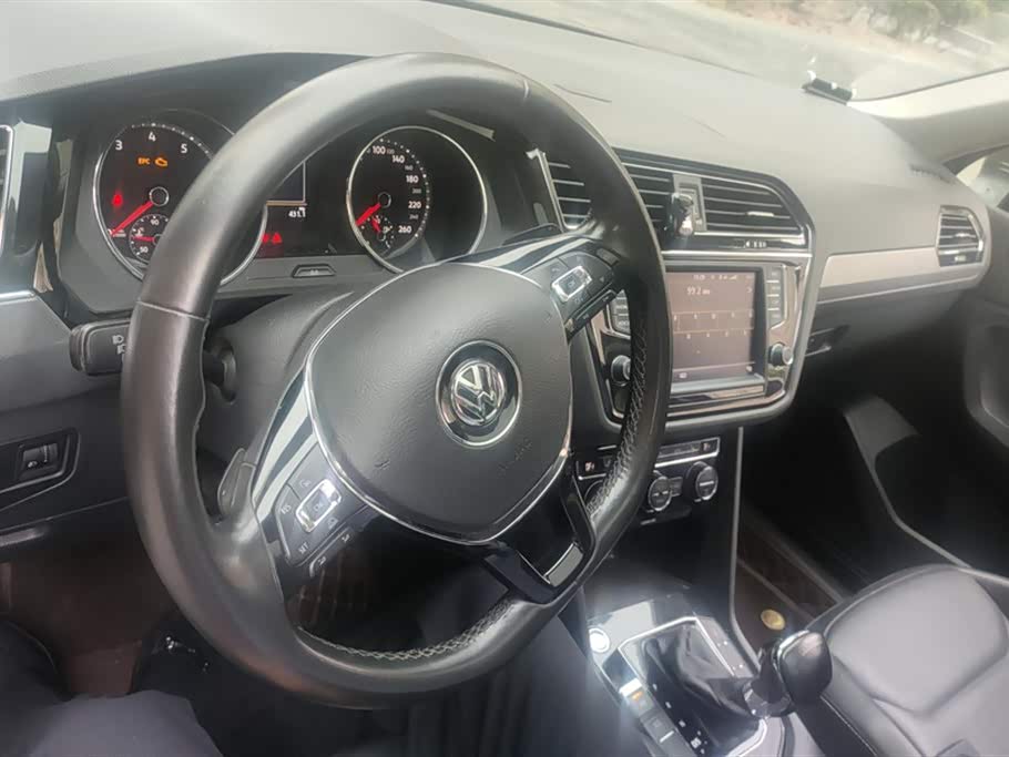 Volkswagen Tiguan L