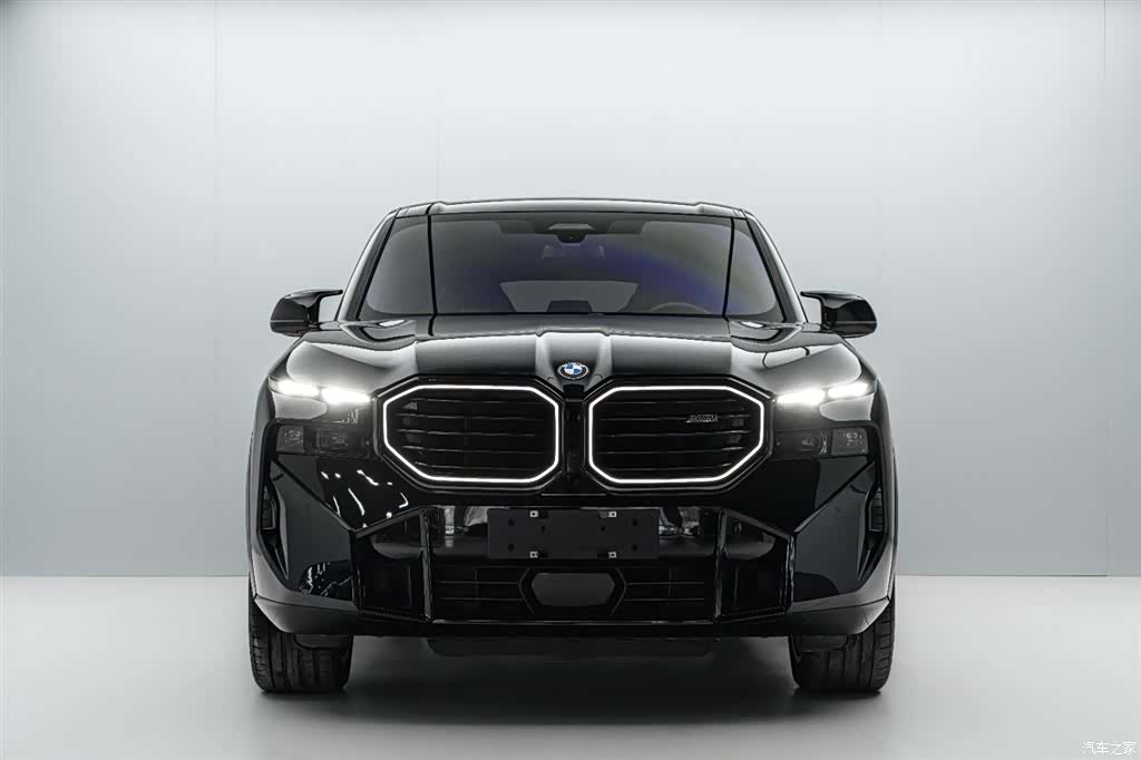 BMW XM, 2024 2
