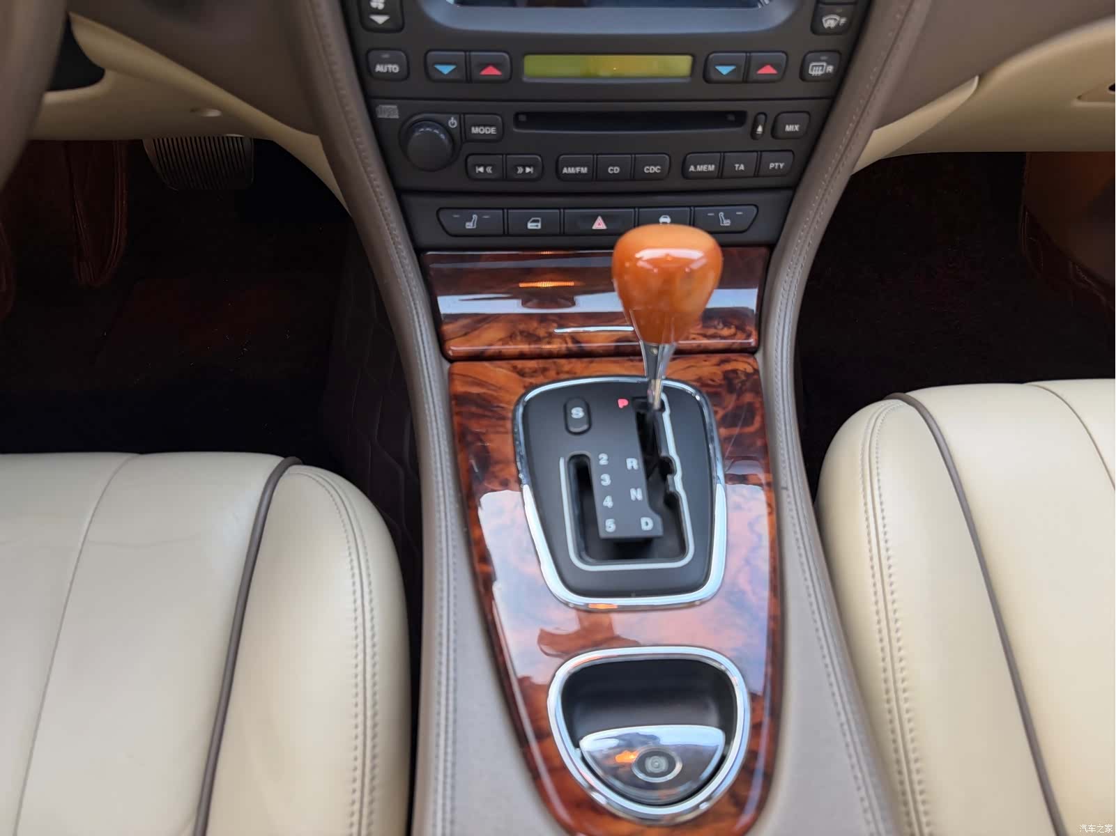 Jaguar S-TYPE, 2007 15
