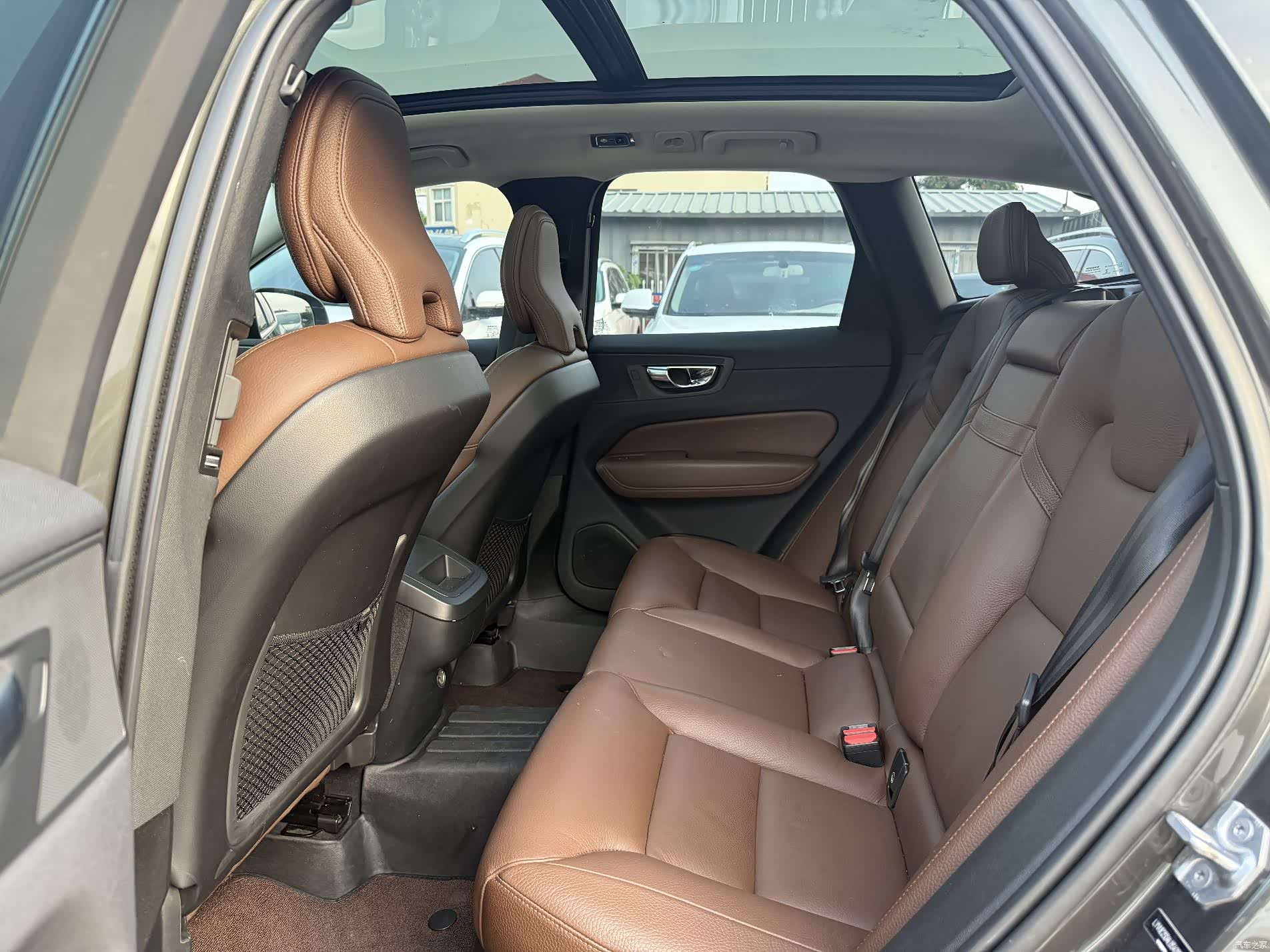 Volvo XC60, 2020 4
