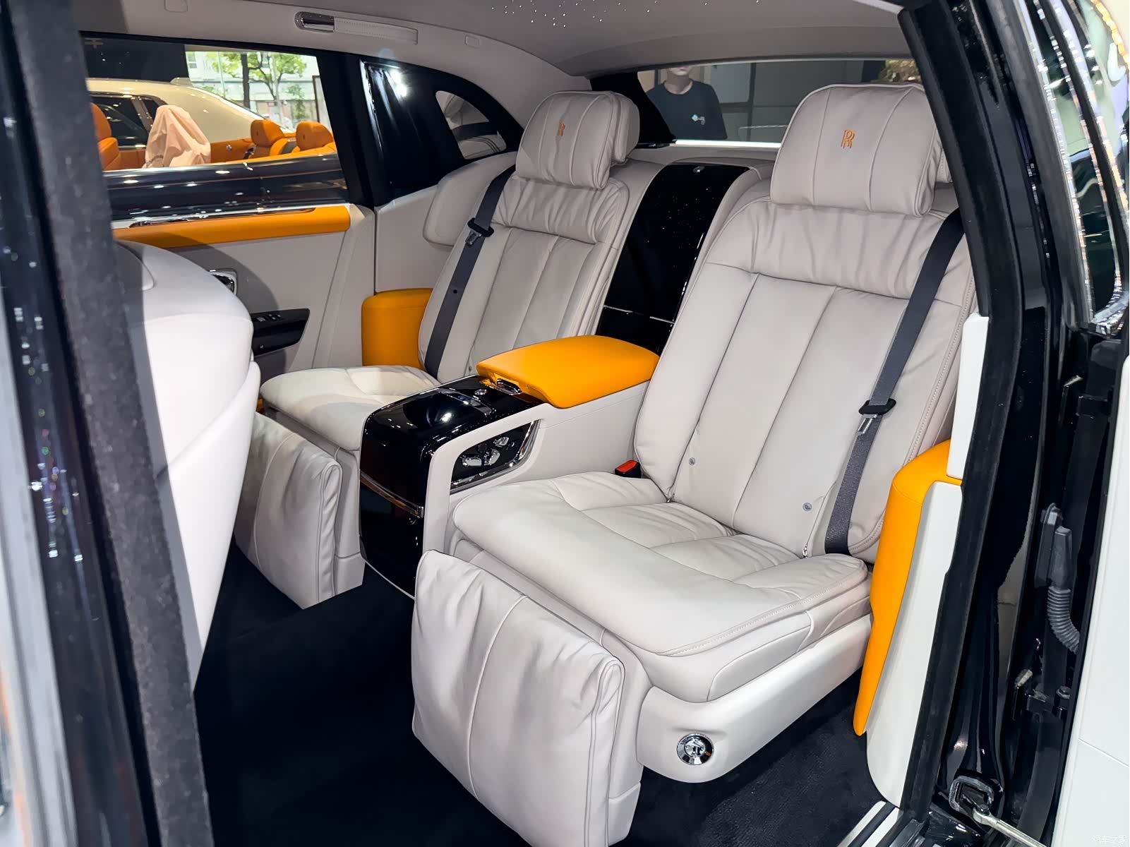 Rolls-Royce Phantom, 2023 21