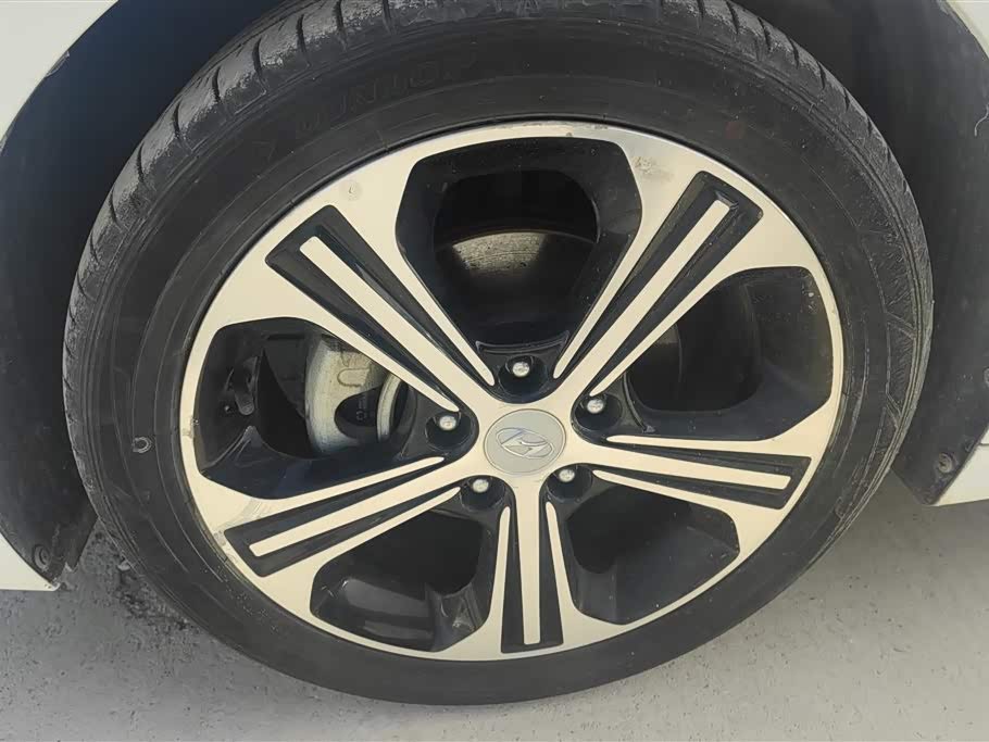 Hyundai Lead