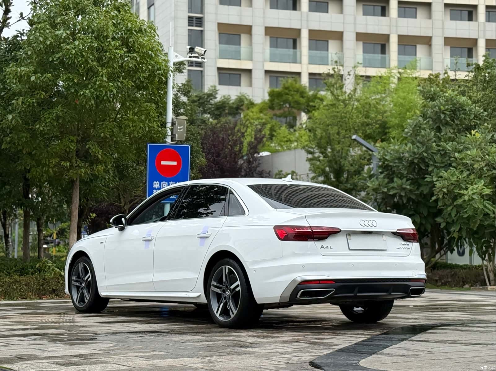 Audi A4L, 2020 9