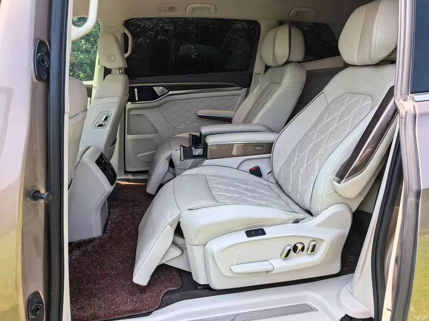 Volkswagen Viloran, 2020 6