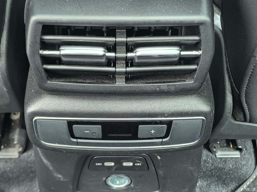 Audi Q4 e-tron, 2023 10