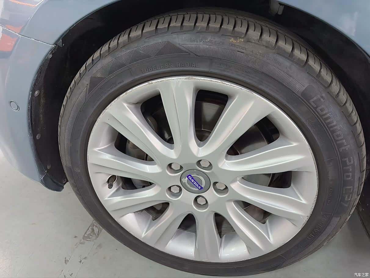 Volvo V40, 2014 13