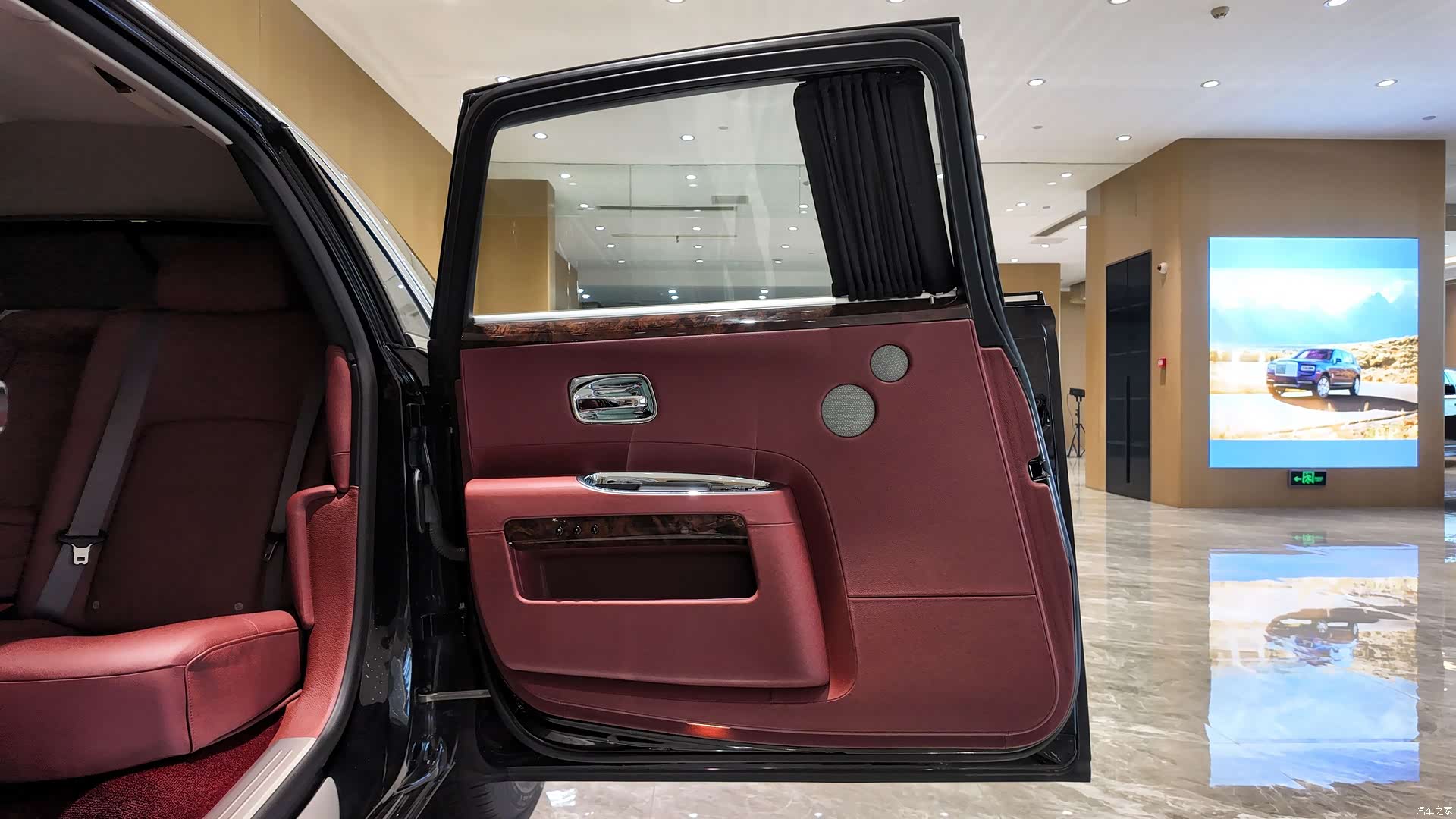 Rolls-Royce Ghost, 2014 8