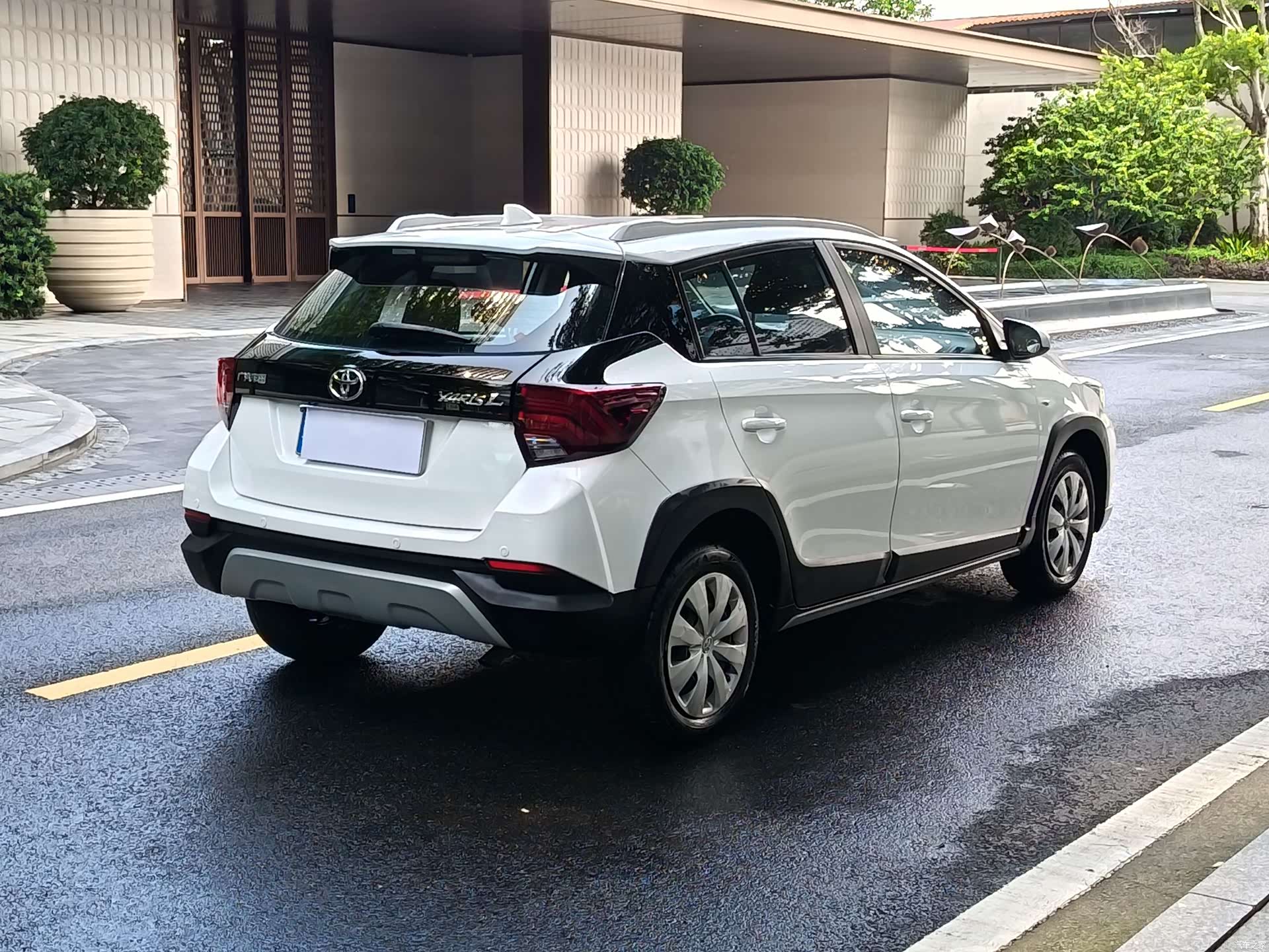 Toyota YARiS L, 2019 4