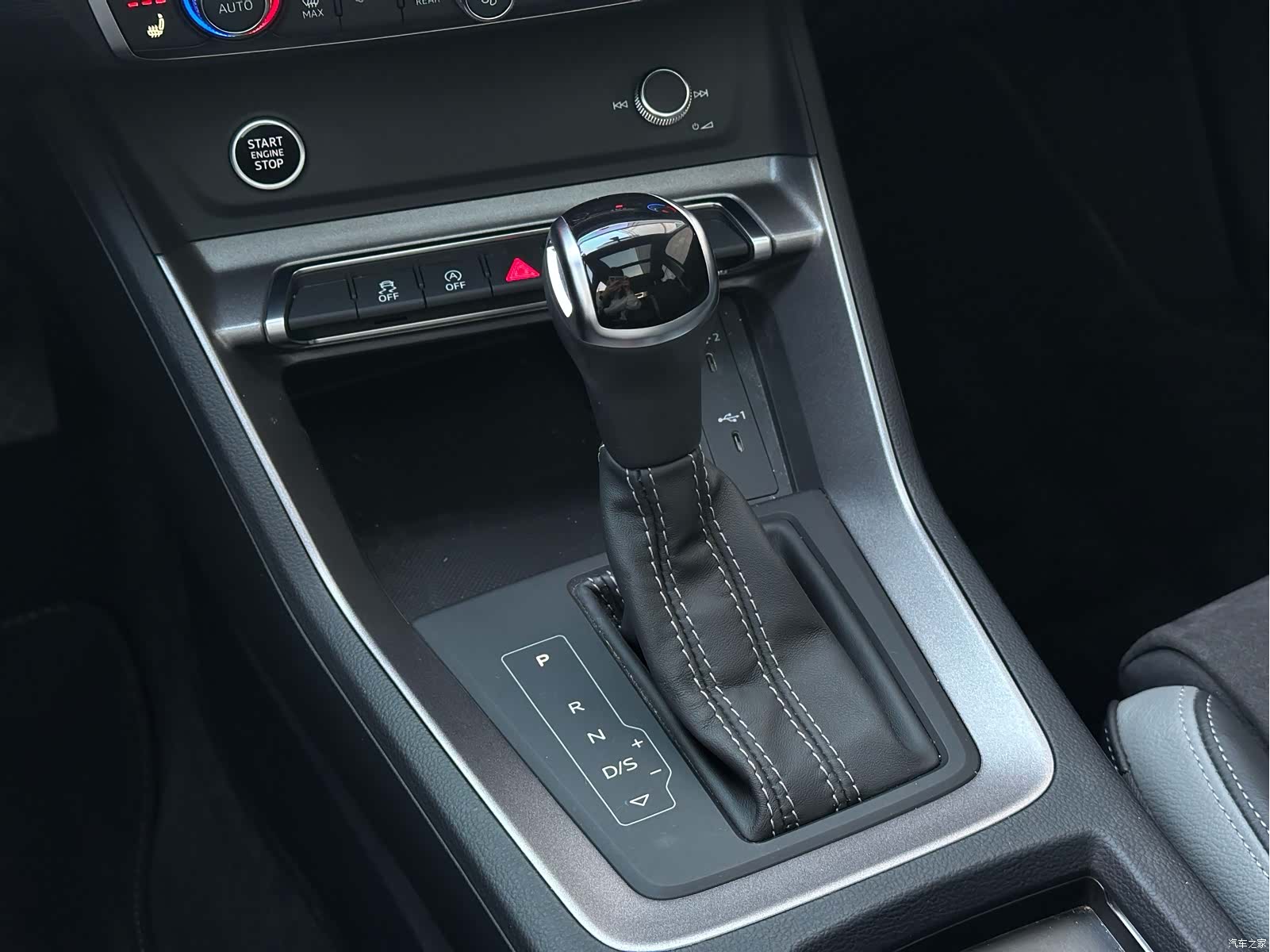 Audi Q3, 2022 12