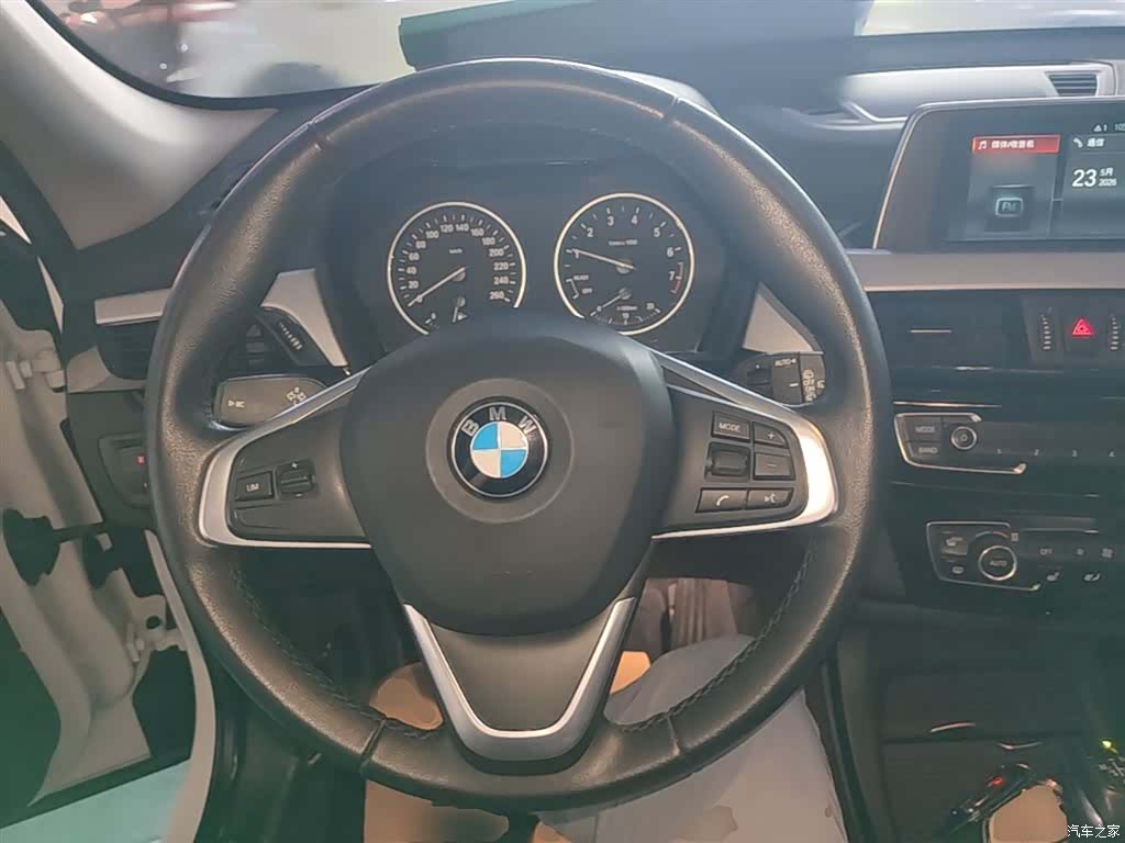BMW X1, 2018 11