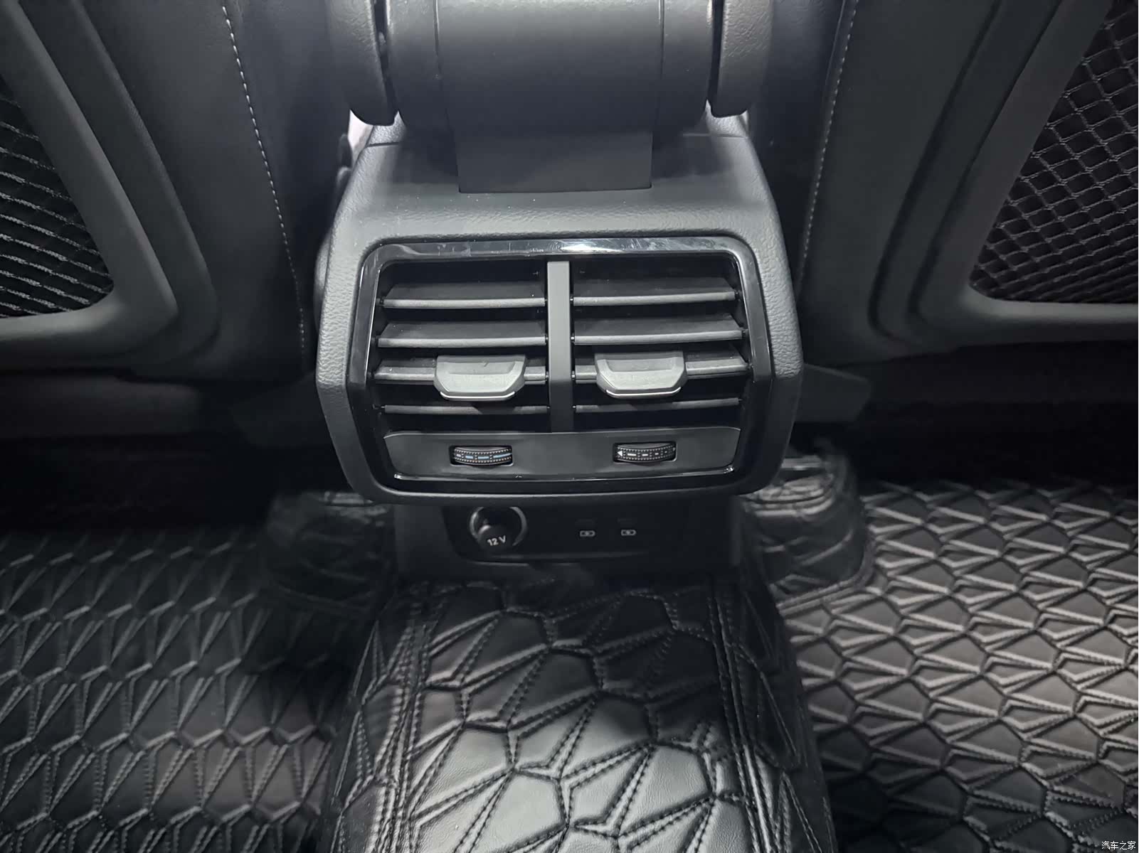 Audi Q3, 2022 19