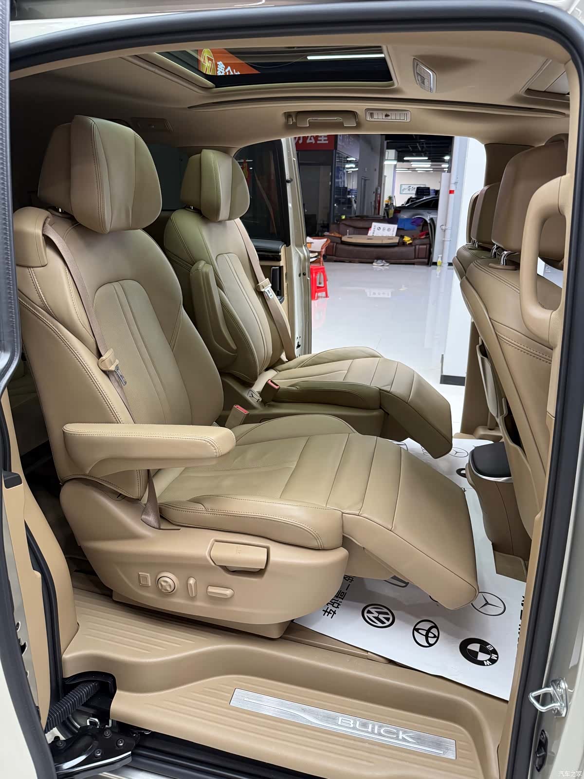 Buick GL8, 2019 13