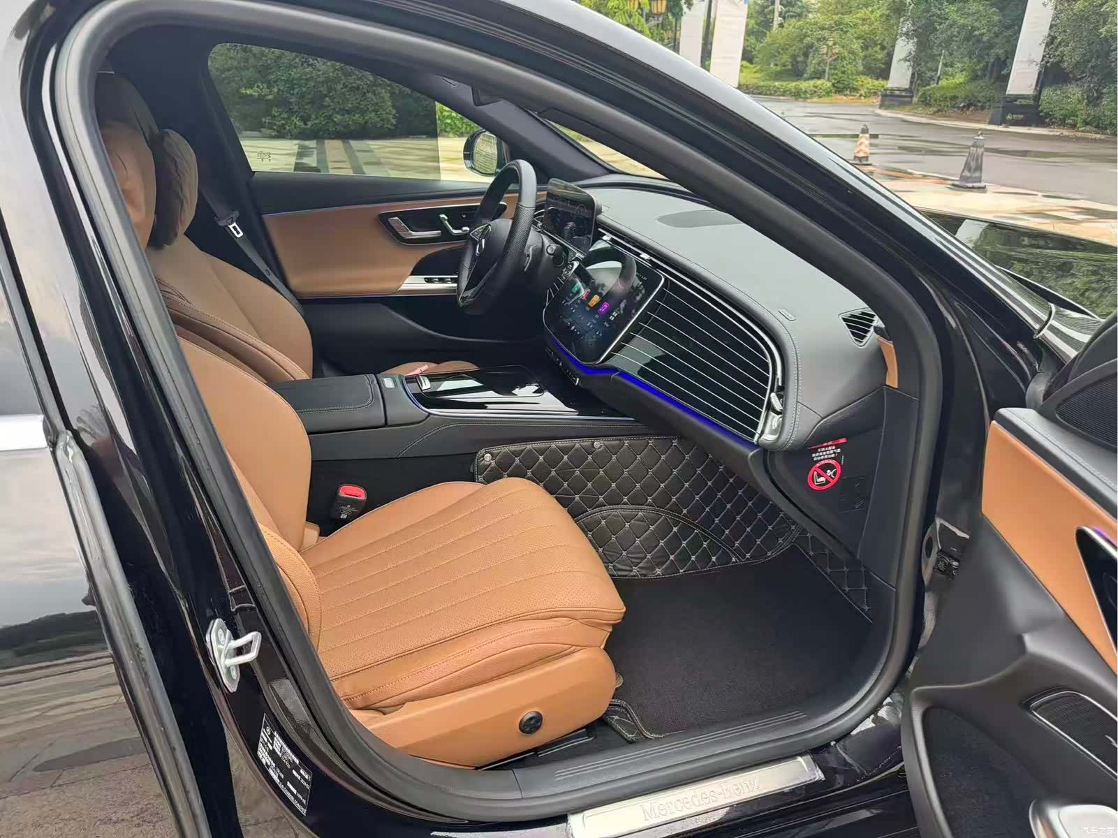 Mercedes-Benz E-Class, 2025 4