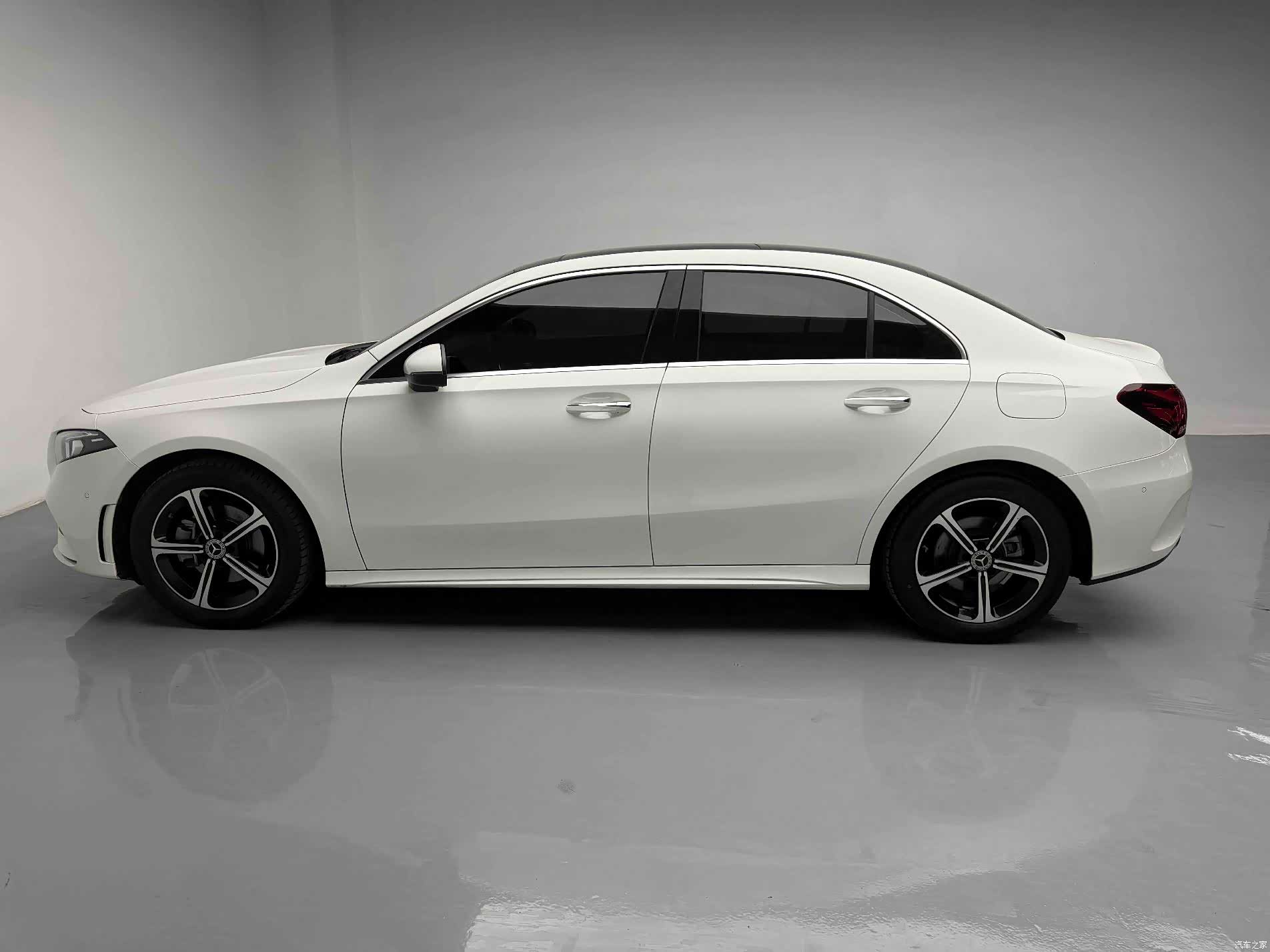 Mercedes-Benz A-Class, 2022 4