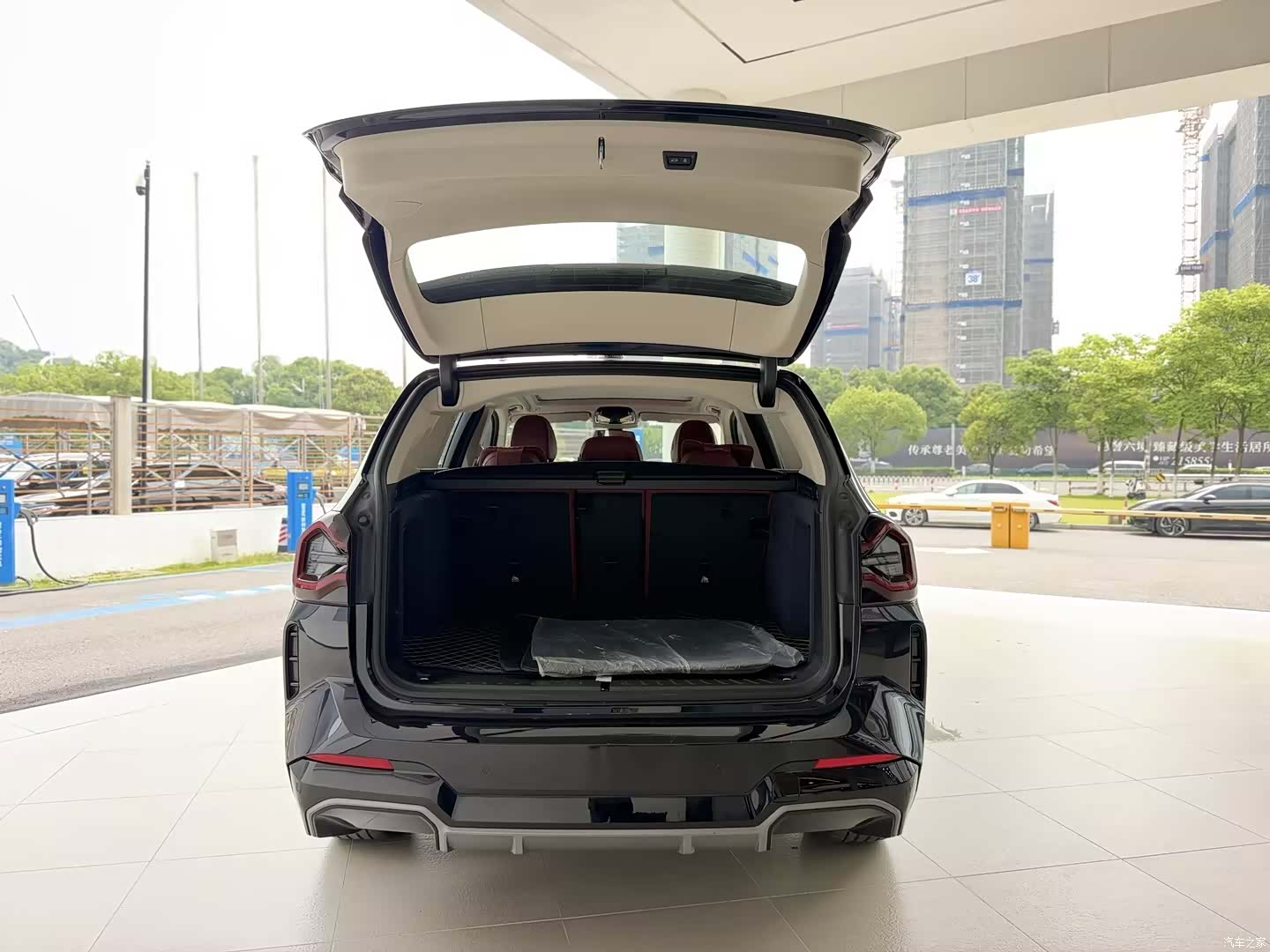 BMW iX3, 2024 7