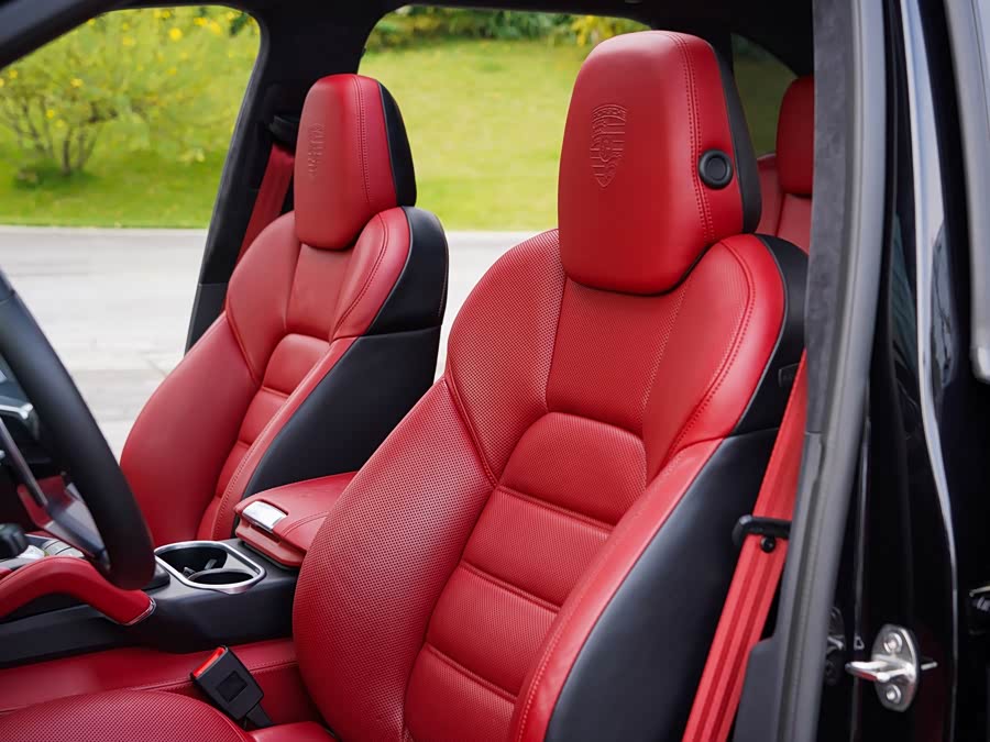 Porsche Cayenne 2017, фото 42