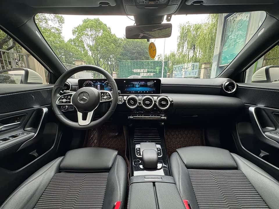 Mercedes-Benz Class A Mercedes-Benz Class A