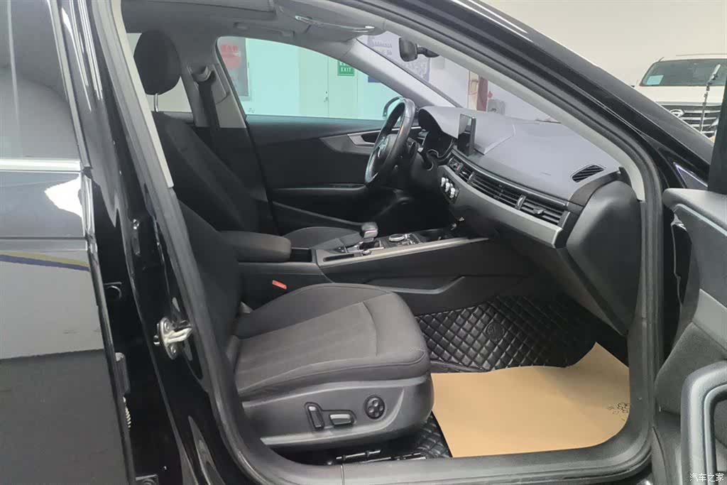 Audi A4L, 2019 8