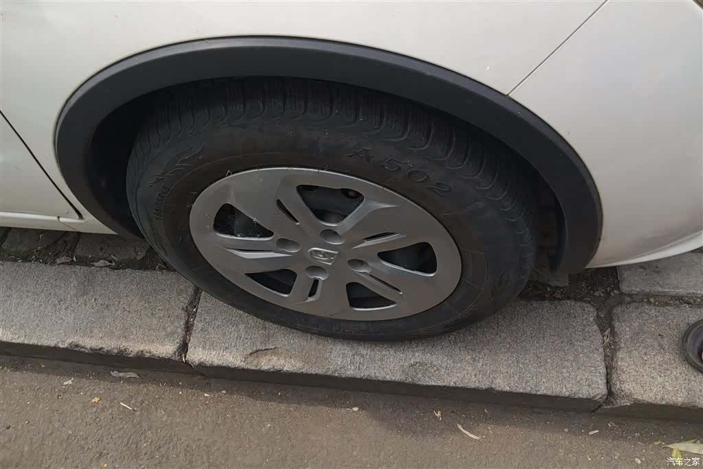 Wuling 310W, 2018 6