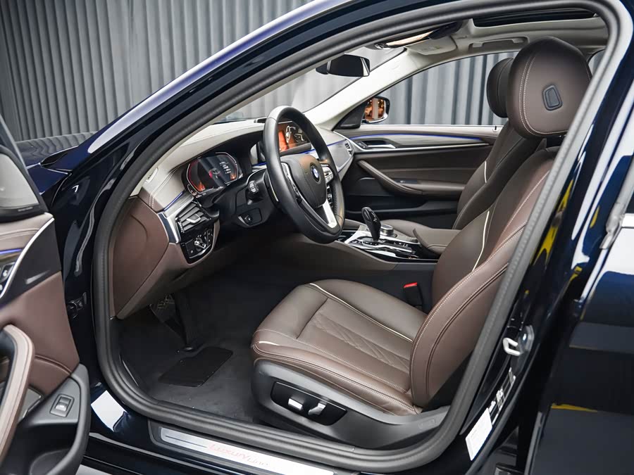 BMW 5 Series 2023, фото 7