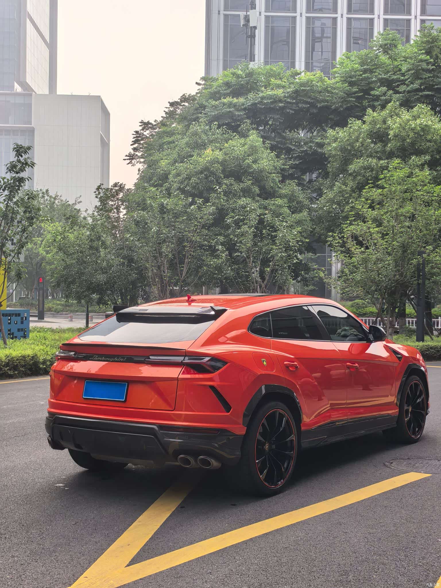 Lamborghini Urus, 2023 16