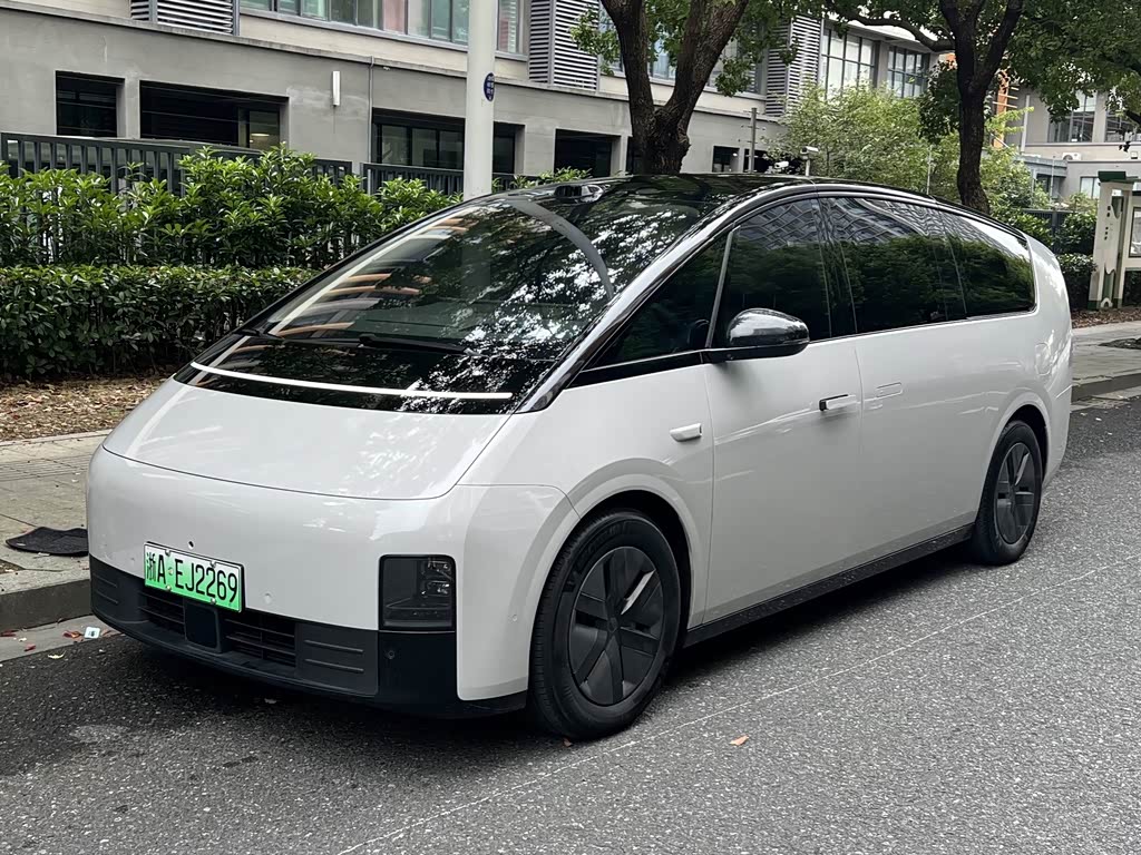 Li Auto MEGA